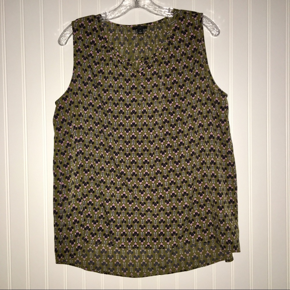 Ann Taylor petite sleeveless print top LP